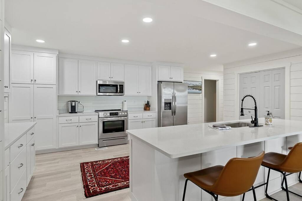 Lake Home, Dock, Fire Pit, Hot Tub, Game Room, Etc Winchester Luaran gambar