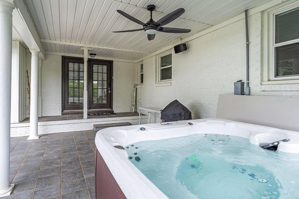 Lake Home, Dock, Fire Pit, Hot Tub, Game Room, Etc Winchester Luaran gambar